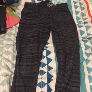 Black striped leggings